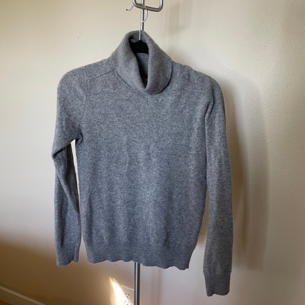 Quince Gray Turtleneck Sweater - 100% cashmere